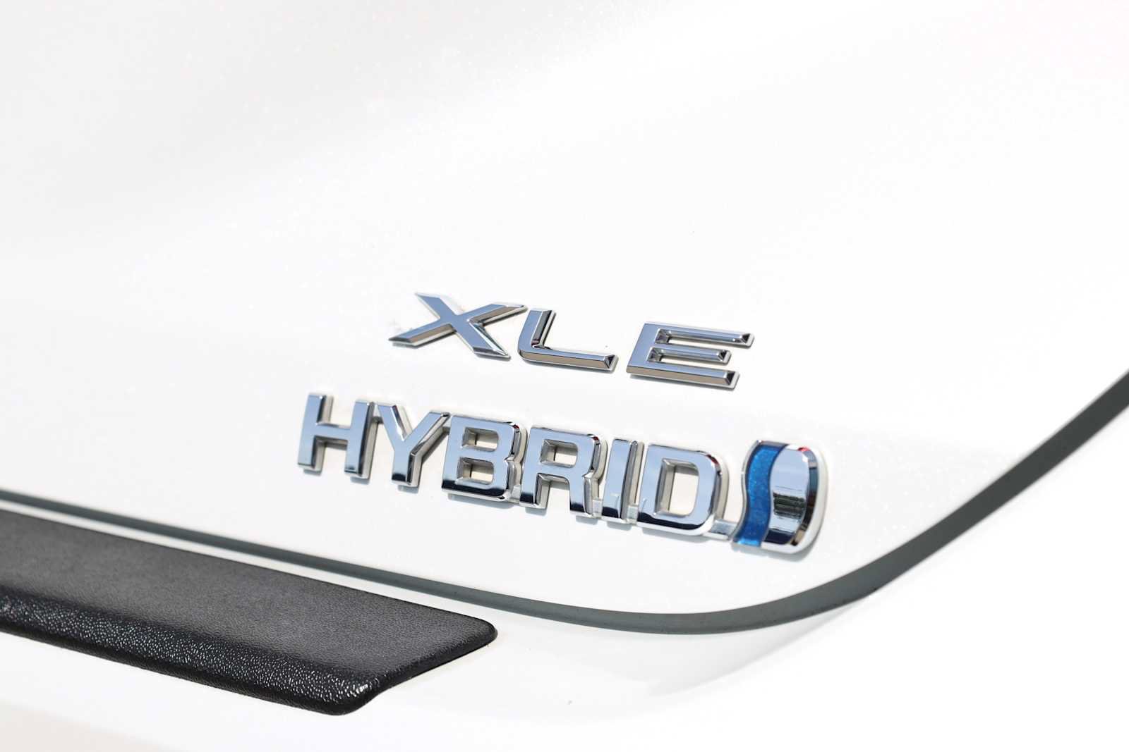 Used 2021 Toyota Avalon XLE FWD image 52
