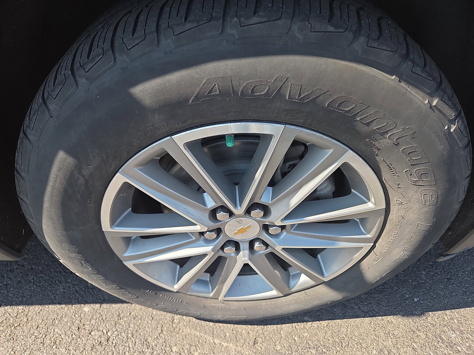 Used 2023 Chevrolet Traverse LT image 9