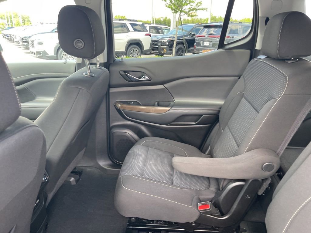 Used 2022 GMC Acadia SLE w/ Driver Convenience Package FWD image 22