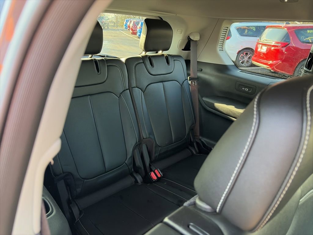 Used 2023 Jeep Grand Cherokee L Limited image 14