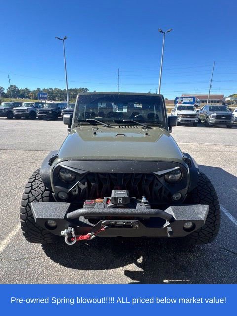 Used 2015 Jeep Wrangler Rubicon w/ Power Convenience Group AWD/4WD image 3