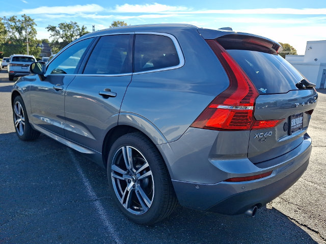 Used 2018 Volvo XC60 T5 Momentum w/ Convenience Package AWD/4WD image 4