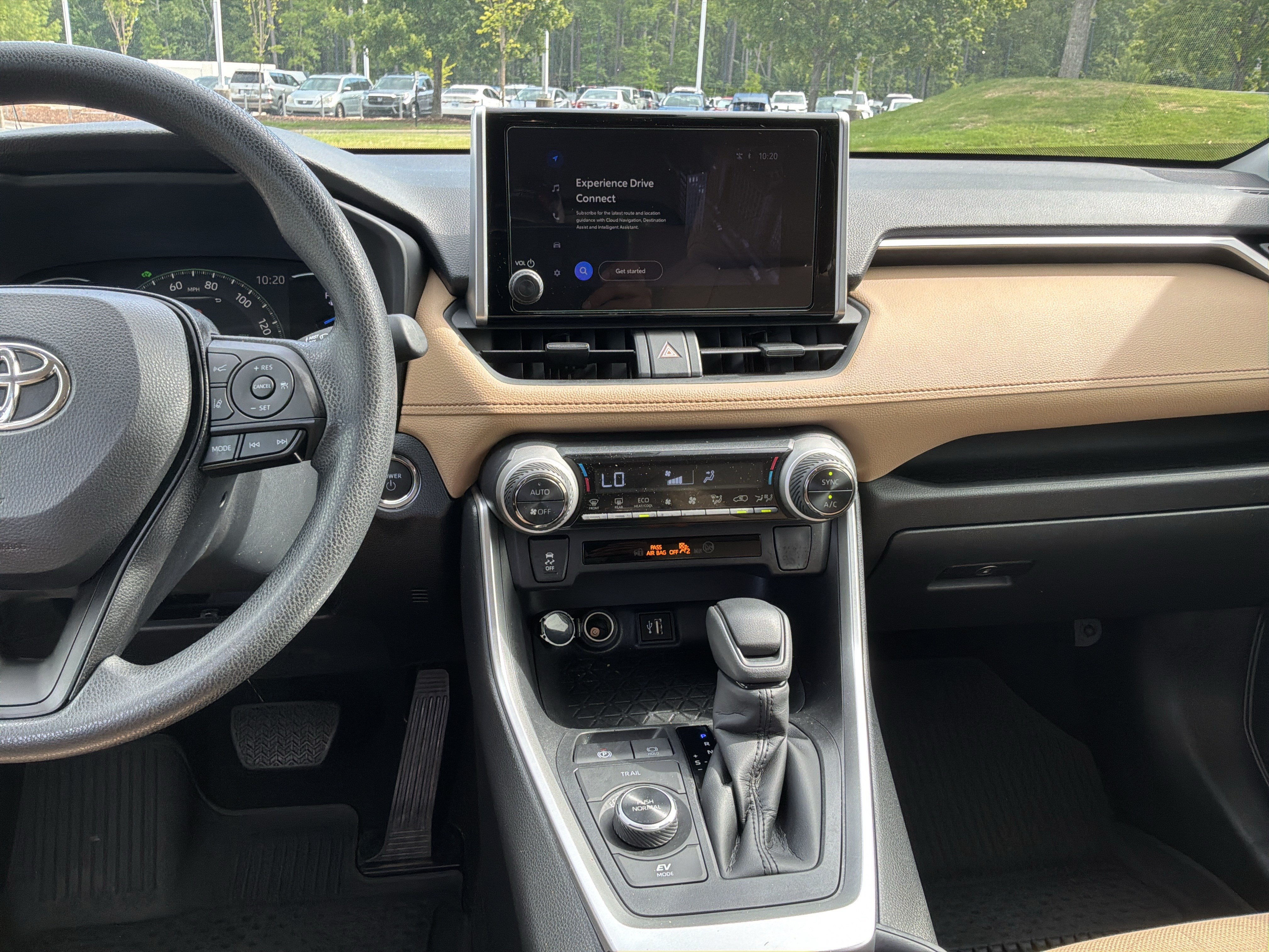 Used 2025 Toyota RAV4 XLE AWD/4WD image 29
