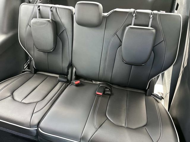 New 2026 Chrysler Pacifica Limited w/ Trailer Tow Group image 25