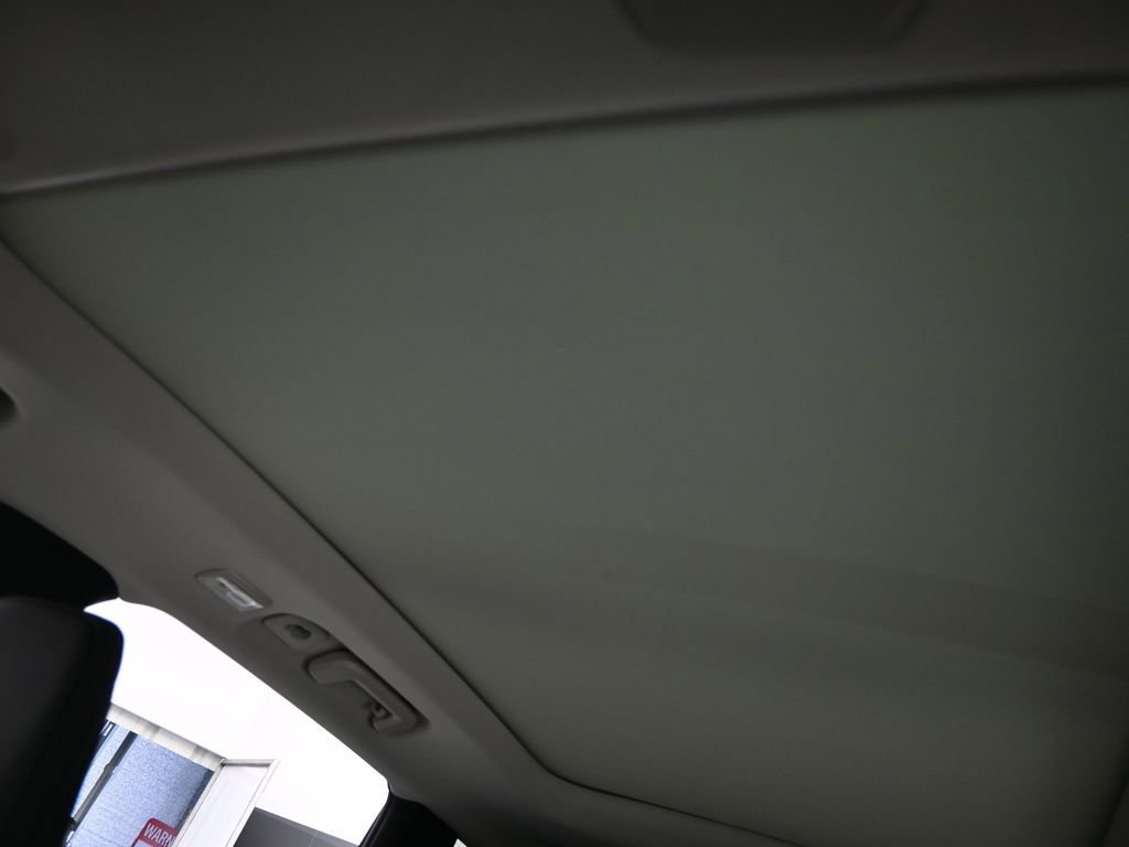 Used 2025 Volvo XC90 B5 Plus image 37