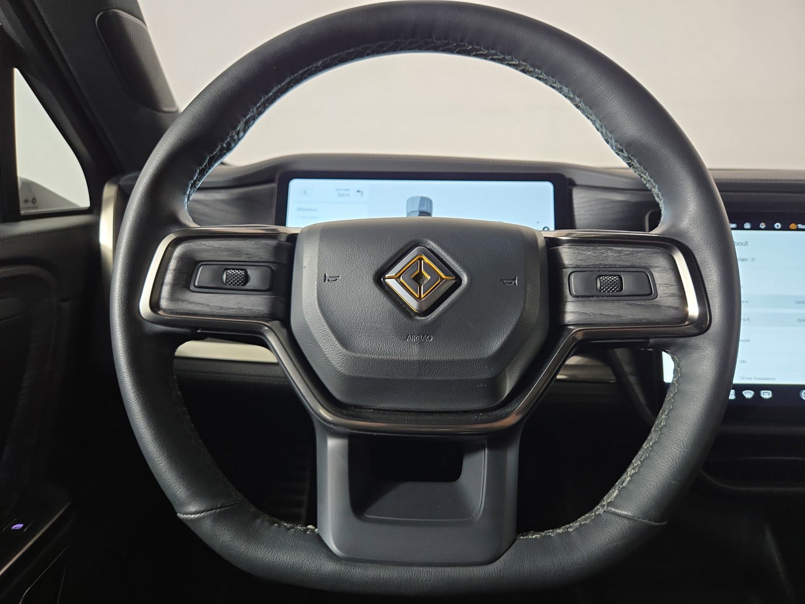 Used 2024 Rivian R1S Adventure AWD/4WD image 28
