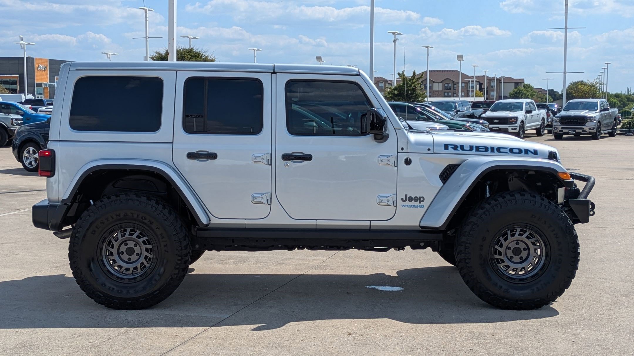 Used 2022 Jeep Wrangler Unlimited Rubicon 4xe image 2