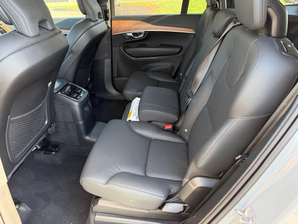 Used 2025 Volvo XC90 T8 Plus w/ Protection Package Premier AWD/4WD image 21