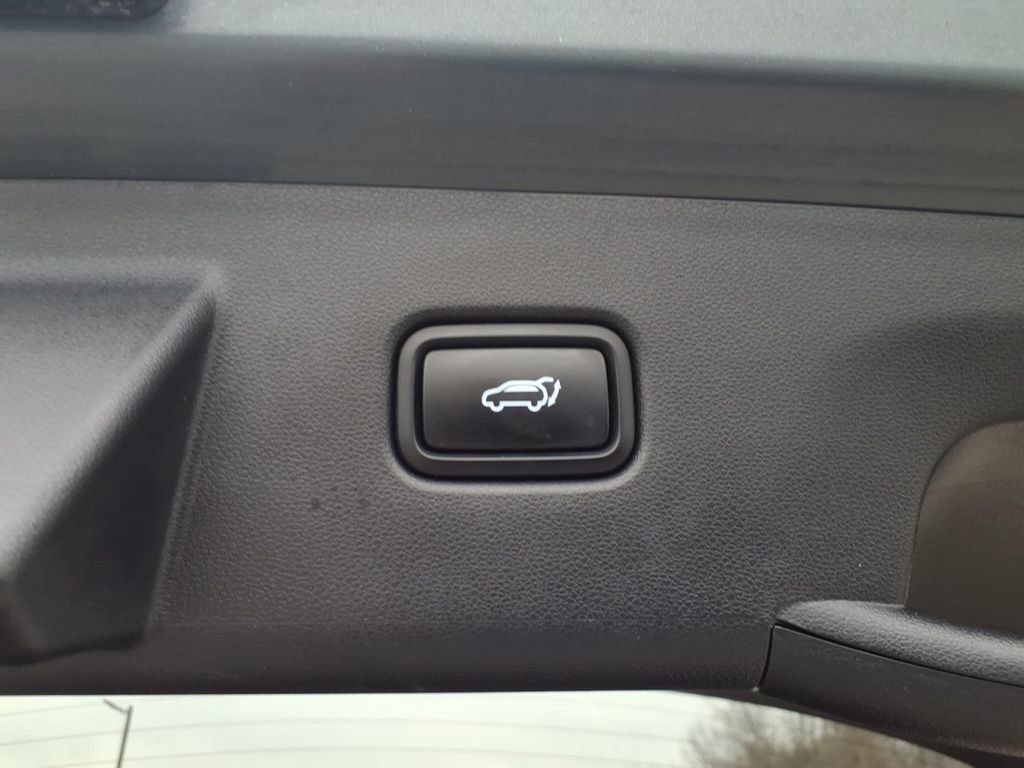 Used 2022 Hyundai Tucson Limited w/ Cargo Package image 12