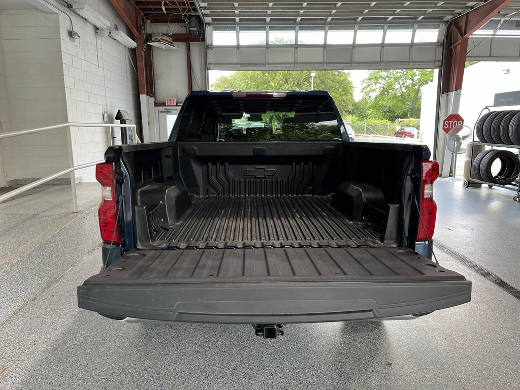 Used 2023 Chevrolet Silverado 1500 LT AWD/4WD image 8