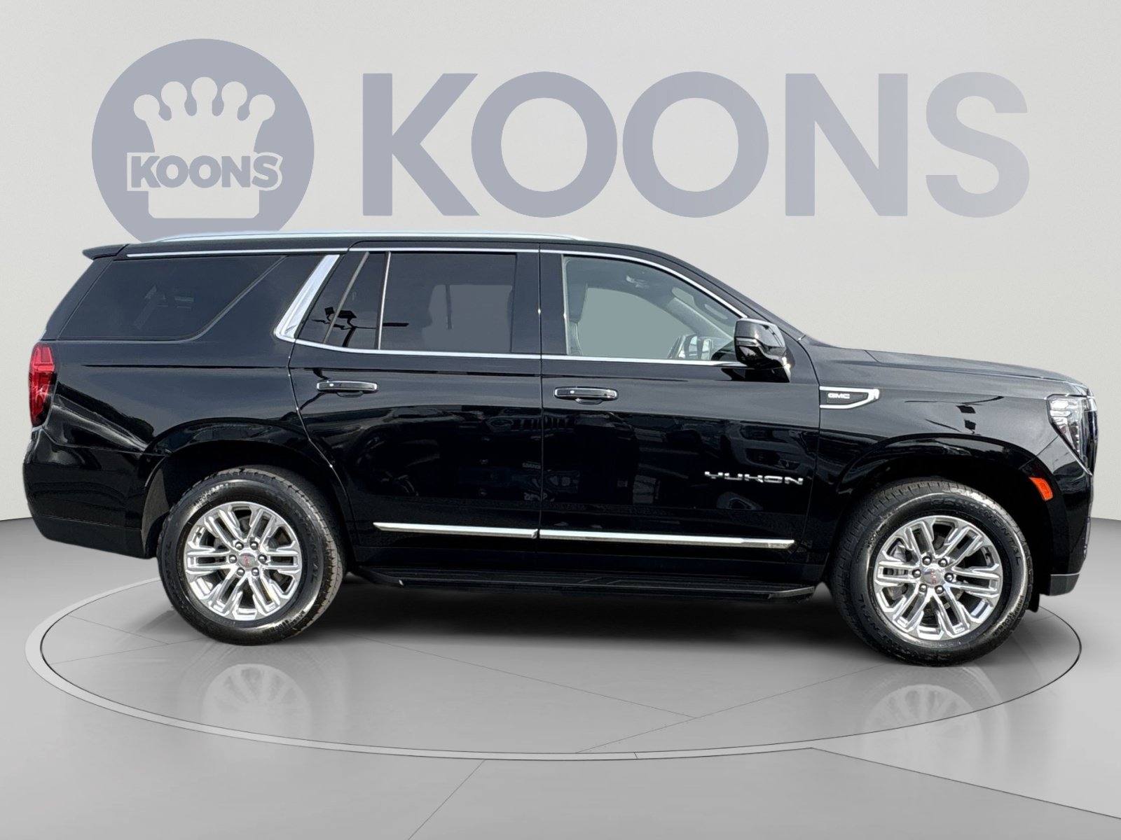 Used 2023 GMC Yukon SLT w/ SLT Premium Package AWD/4WD image 8