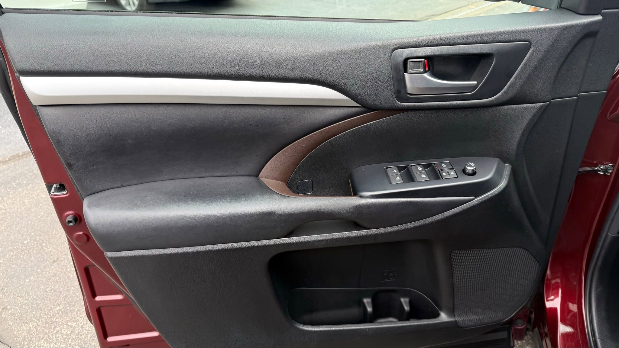 Used 2017 Toyota Highlander XLE image 36