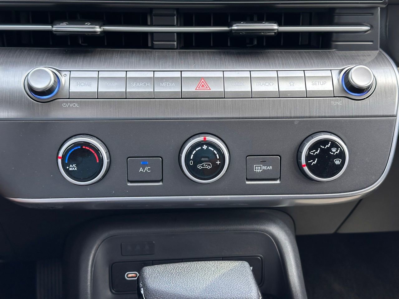 Certified 2024 Hyundai Kona SE image 30