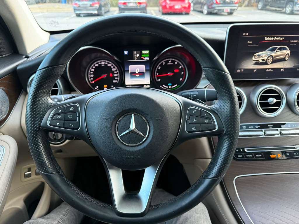 Used 2019 Mercedes-Benz GLC 350e 4MATIC image 17