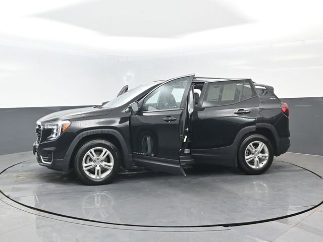 Used 2023 GMC Terrain SLE w/ Driver Convenience Package AWD/4WD image 32
