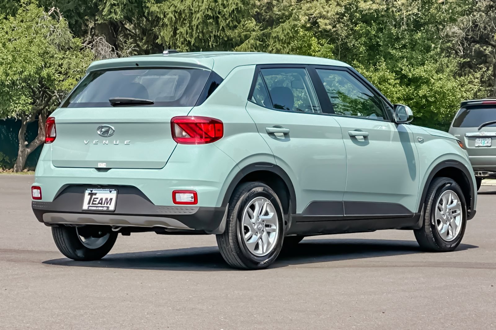 Certified 2026 Hyundai Venue SE FWD image 4