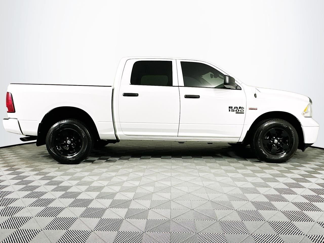 Used 2023 RAM 1500 Classic SLT w/ Protection Group AWD/4WD image 26