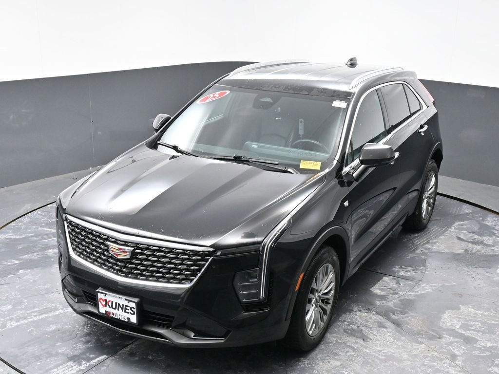 Used 2025 Cadillac XT4 Premium Luxury image 44