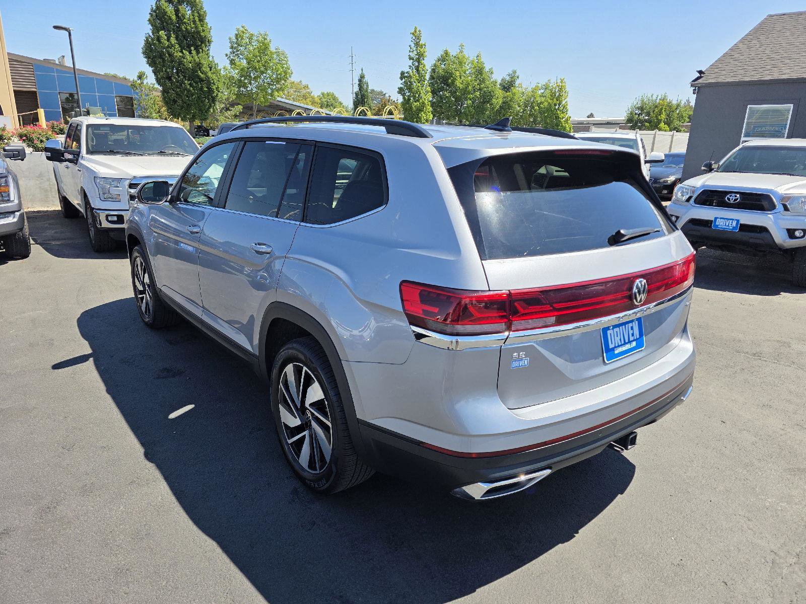 Used 2024 Volkswagen Atlas SE image 8