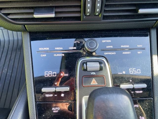 Used 2023 Porsche Cayenne Coupe AWD/4WD image 19