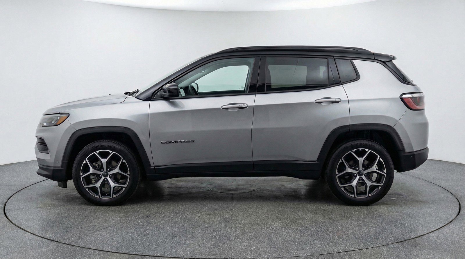Used 2025 Jeep Compass Limited image 5