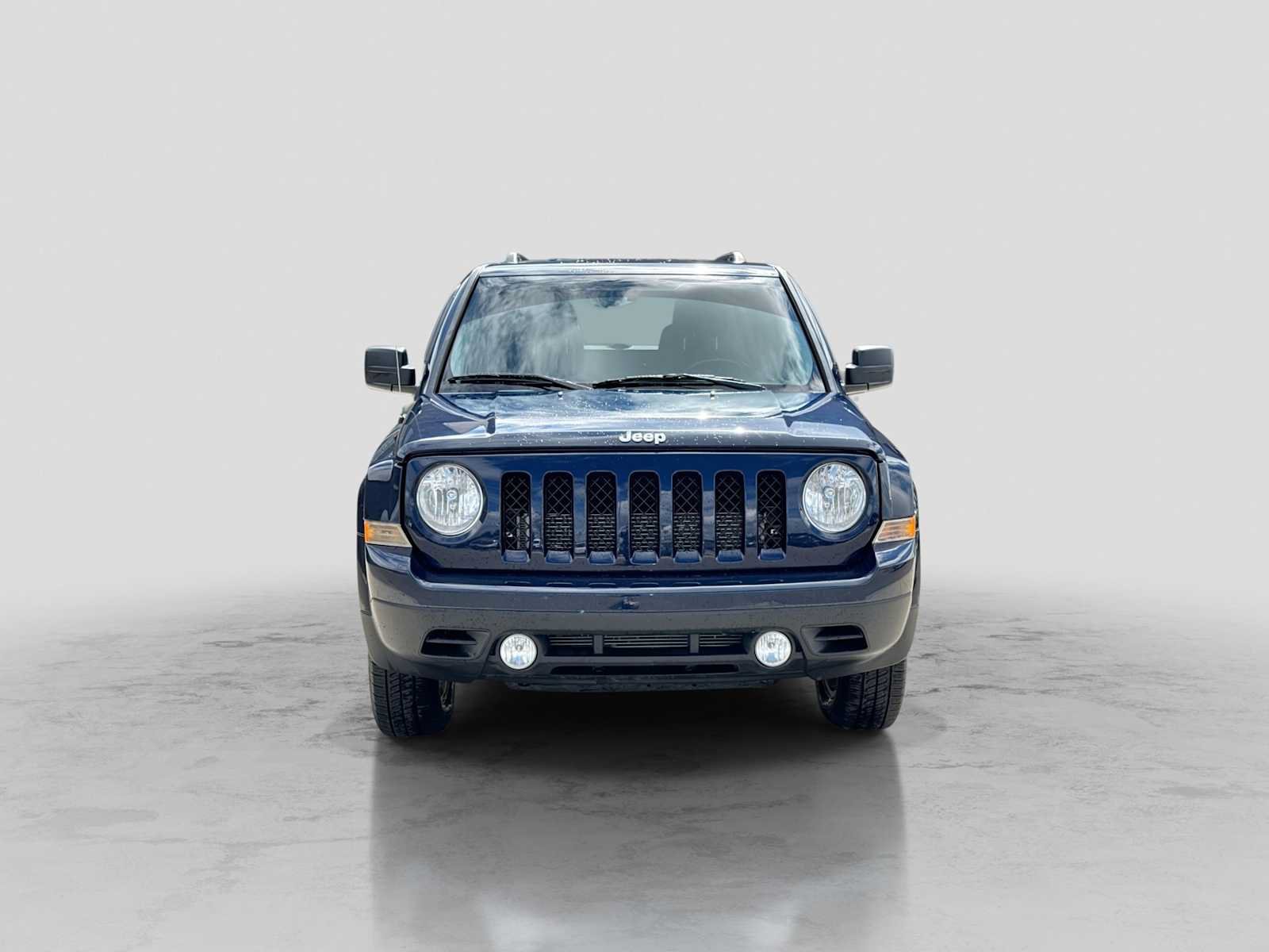Used 2015 Jeep Patriot Latitude AWD/4WD image 9