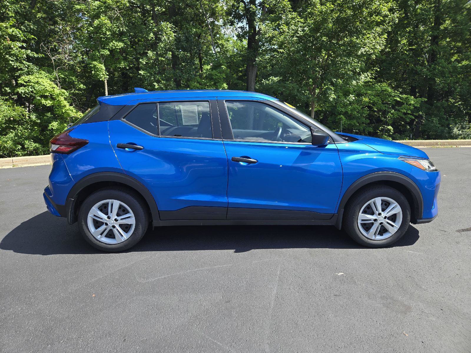 Used 2025 Nissan Kicks Play S FWD image 2