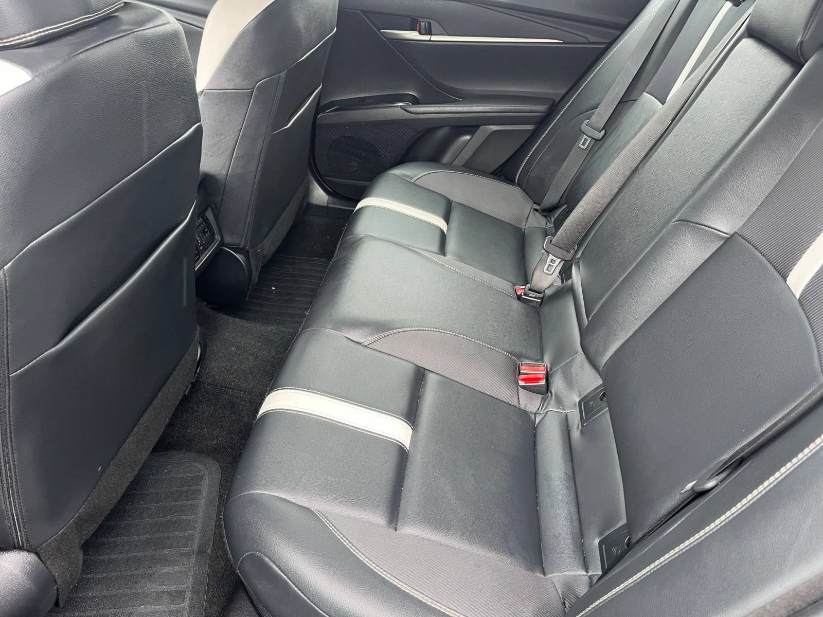 Used 2025 Toyota Camry SE FWD image 29