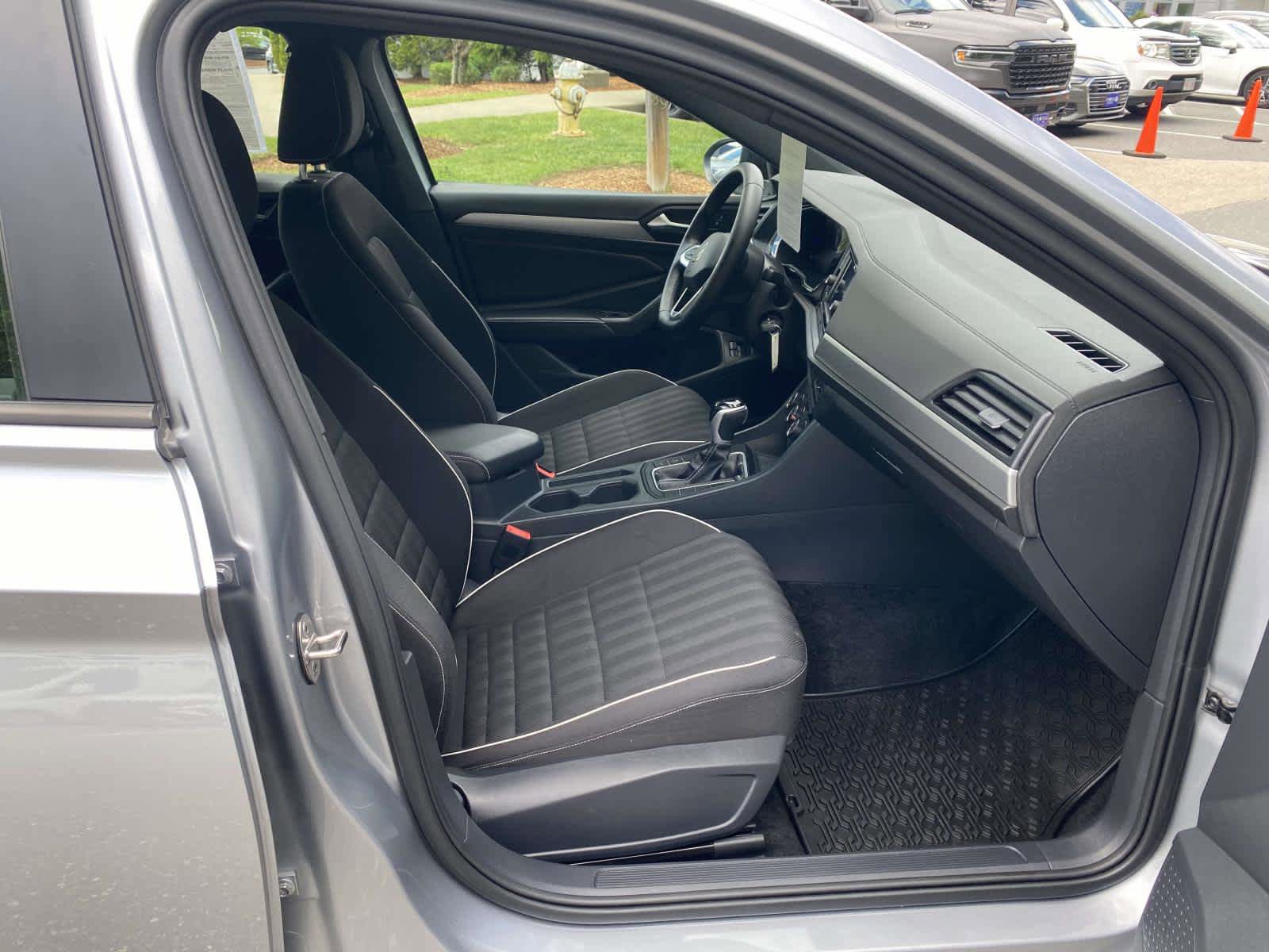Certified 2023 Volkswagen Jetta Sport FWD image 30