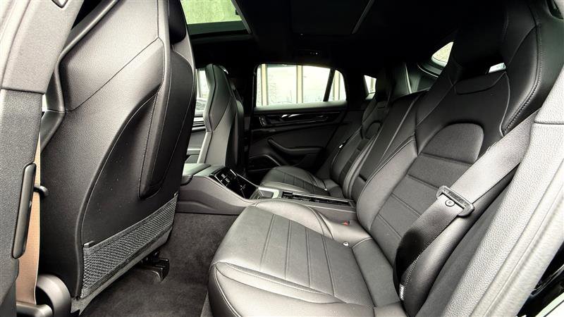 Used 2025 Porsche Panamera 4 w/ Premium Package image 18