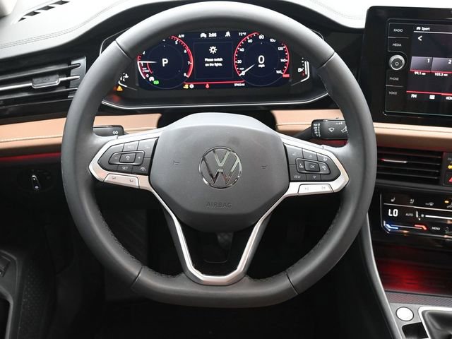 Used 2025 Volkswagen Jetta SEL FWD image 27