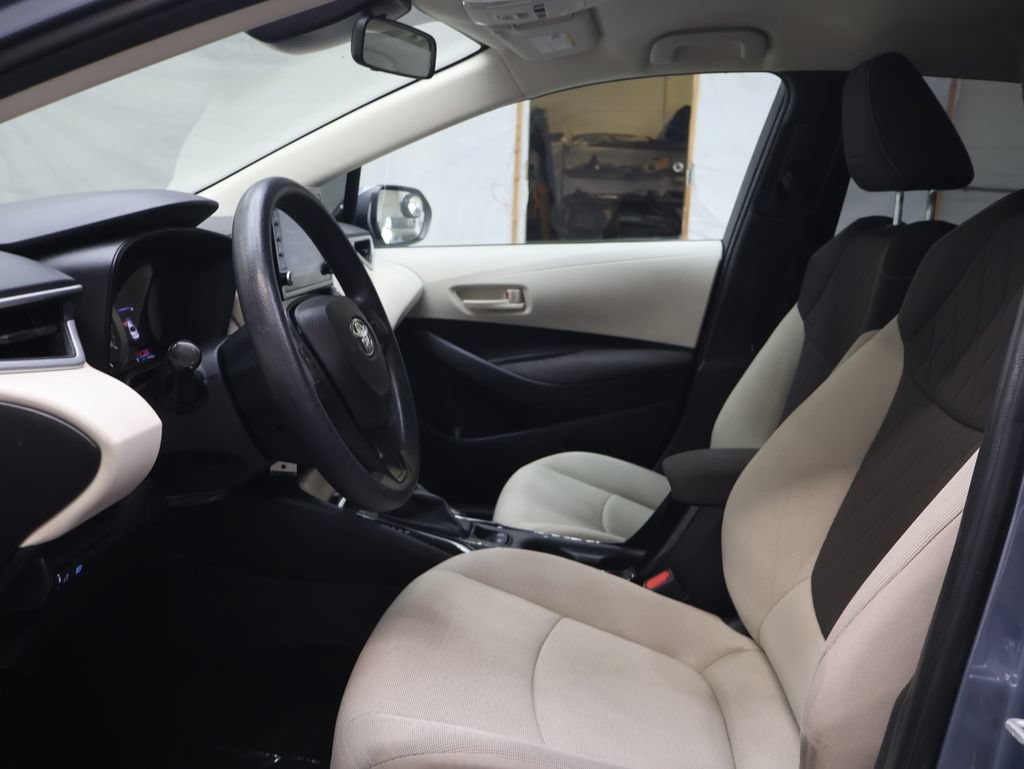 Used 2022 Toyota Corolla LE FWD image 16