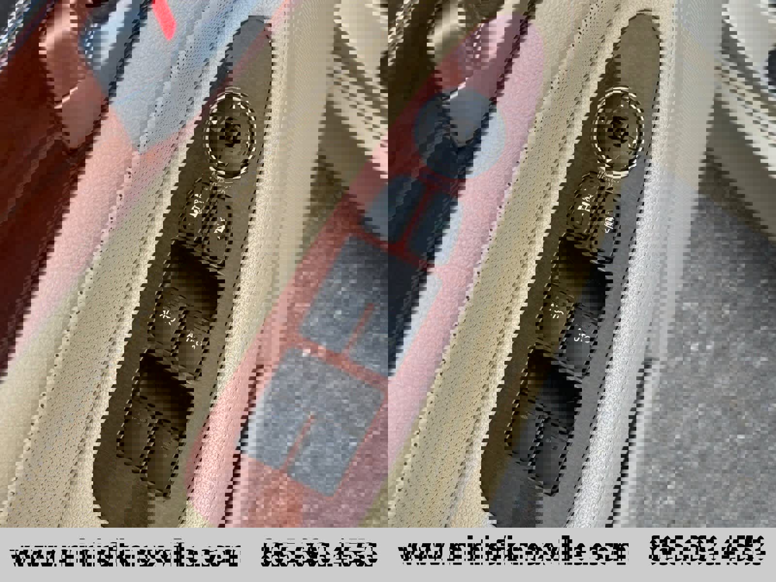 Used 2012 Hyundai Genesis 3.8 image 13