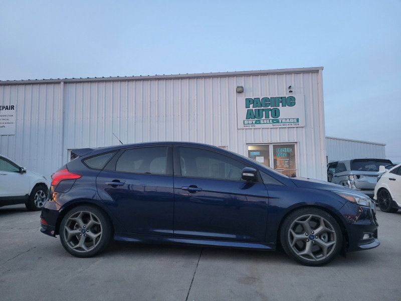 Used 2016 Ford Focus ST image 10