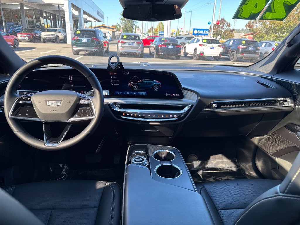 Used 2024 Cadillac Lyriq Luxury RWD image 14