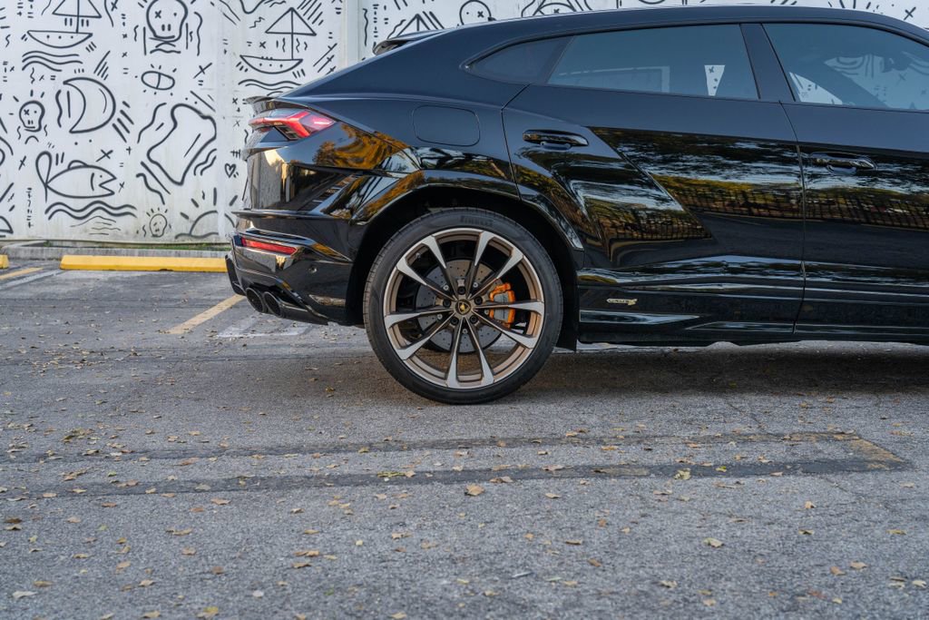 Used 2024 Lamborghini Urus S image 26