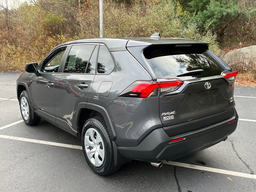 Used 2022 Toyota RAV4 LE image 3
