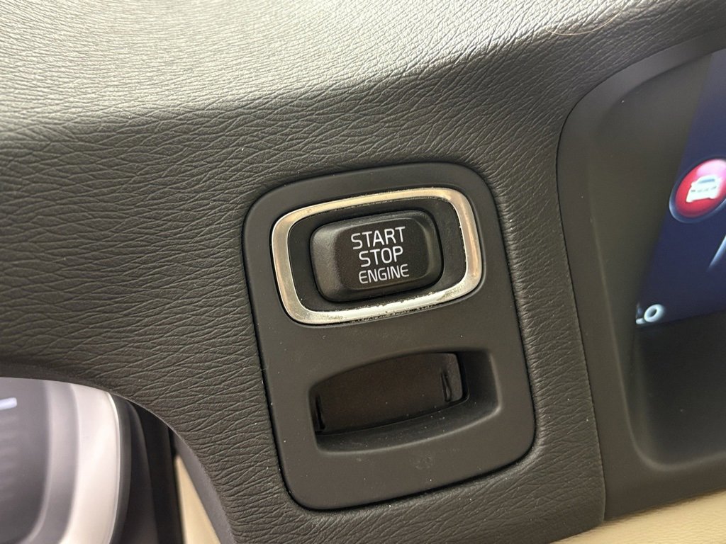 Used 2015 Volvo XC70 T6 Platinum image 23