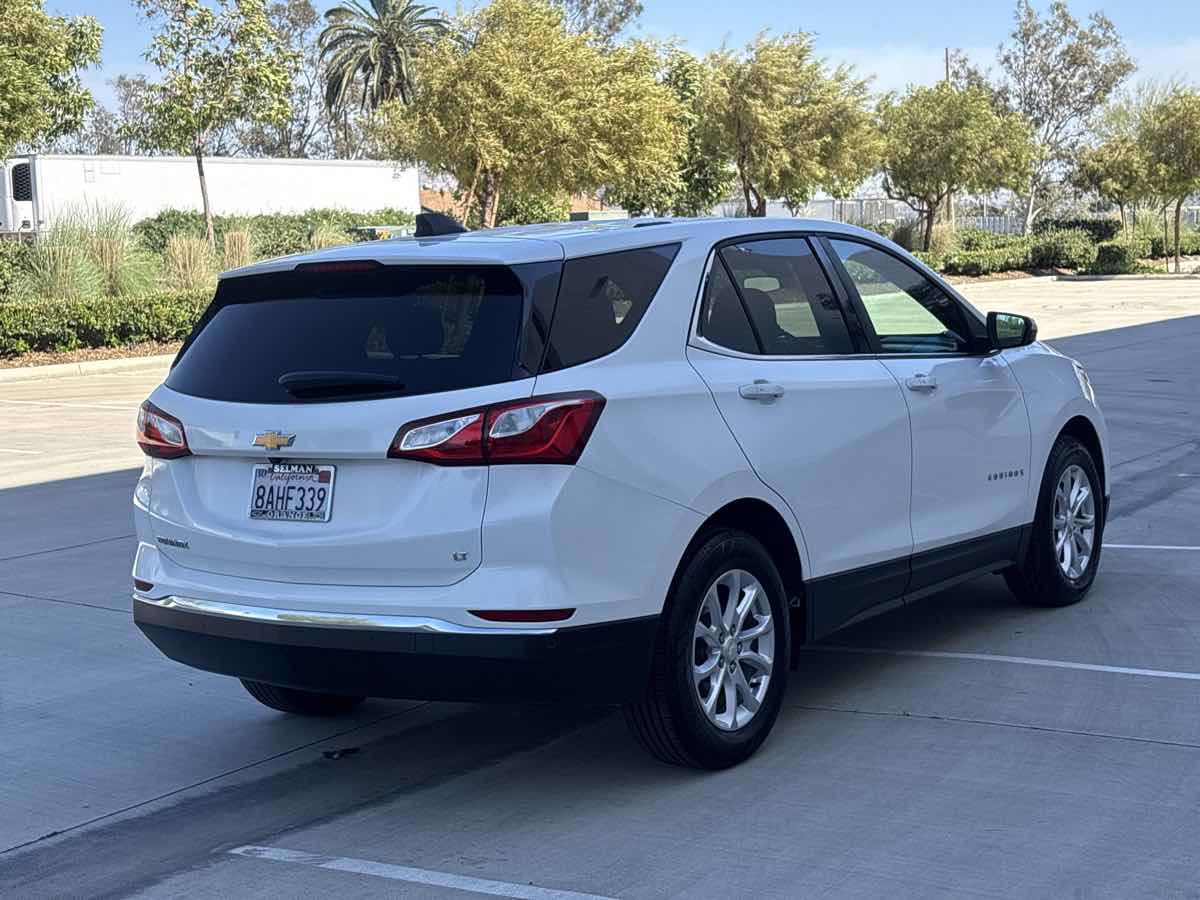 Used 2018 Chevrolet Equinox LT FWD image 3