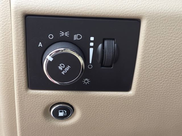 Used 2015 Jeep Grand Cherokee Limited image 9