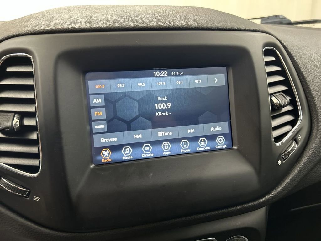 Used 2019 Jeep Compass Latitude image 14