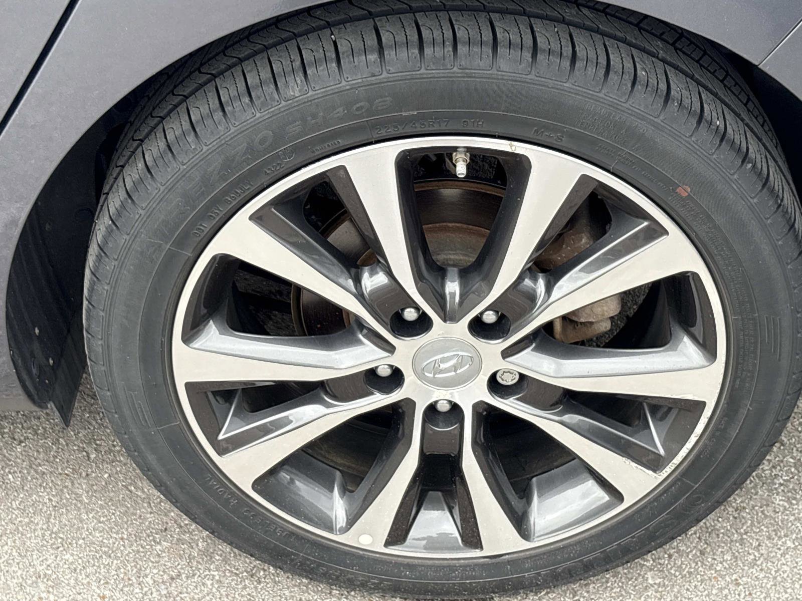 Used 2019 Hyundai Elantra GT FWD image 10