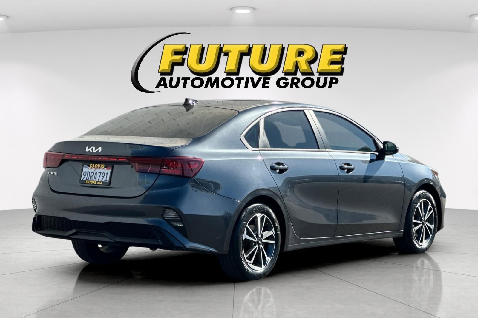 Used 2023 Kia Forte LXS w/ LXS Technology Package image 4