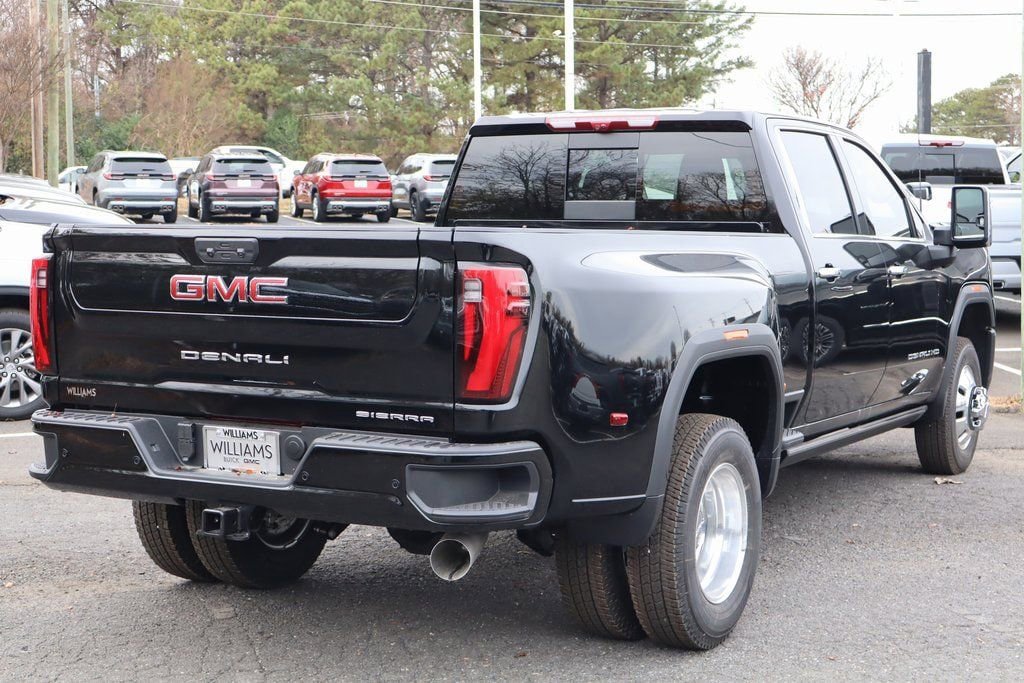 New 2026 GMC Sierra 3500 Denali w/ Denali Reserve Package AWD/4WD image 7