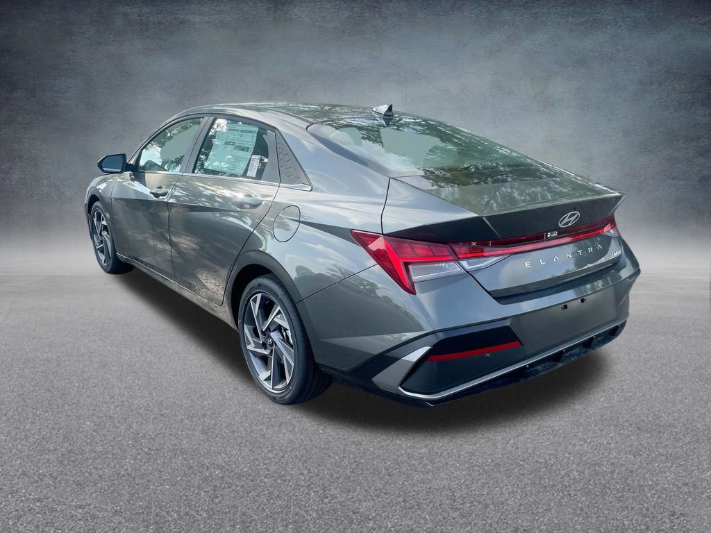 New 2025 Hyundai Elantra Limited image 29