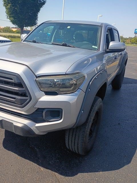 Used 2019 Toyota Tacoma SR w/ SR Convenience Package AWD/4WD image 3