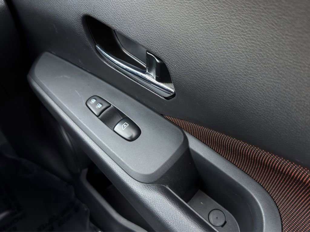 Used 2024 Nissan Kicks SR image 15