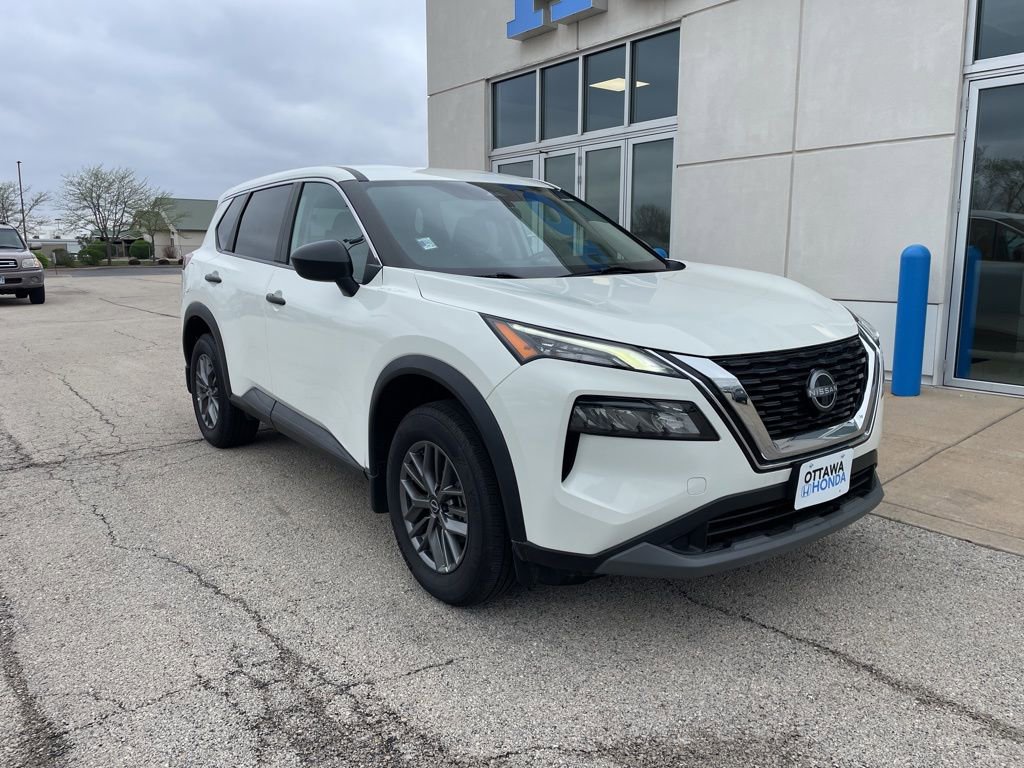 Used 2022 Nissan Rogue S AWD/4WD image 1