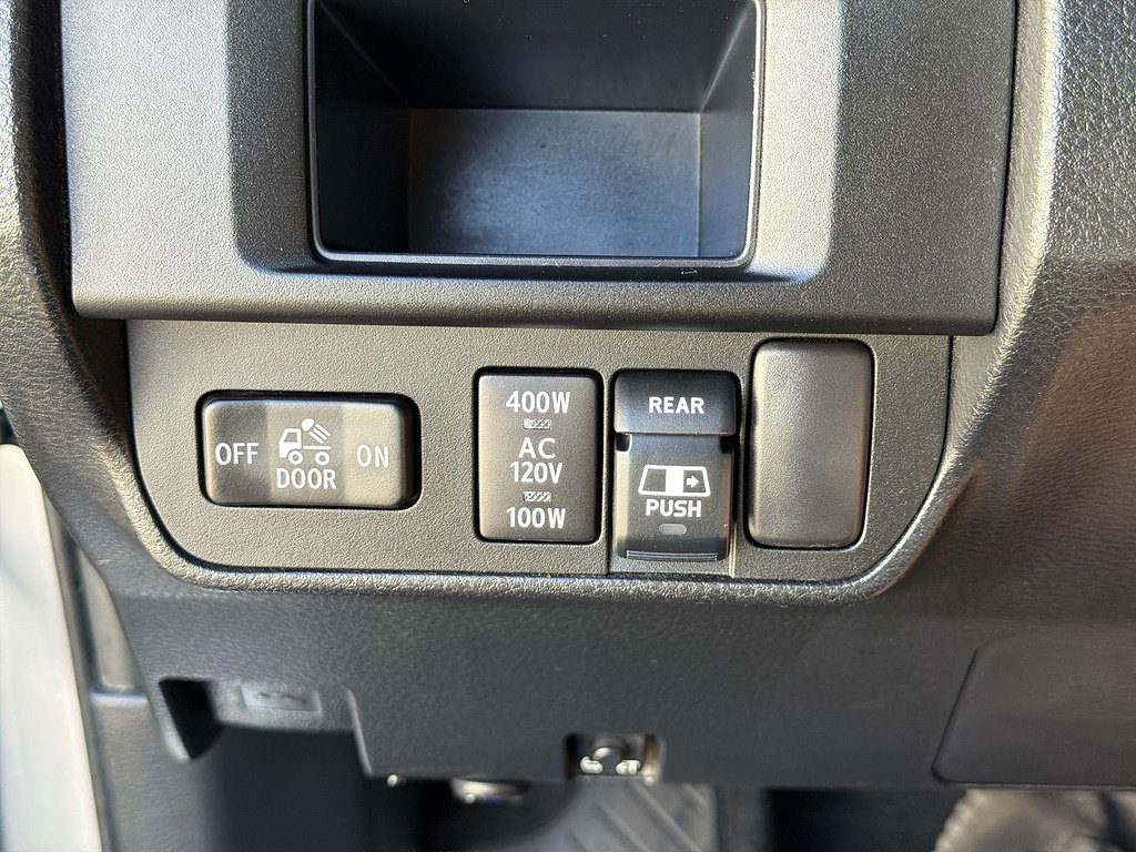 Used 2017 Toyota Tacoma TRD Sport AWD/4WD image 16