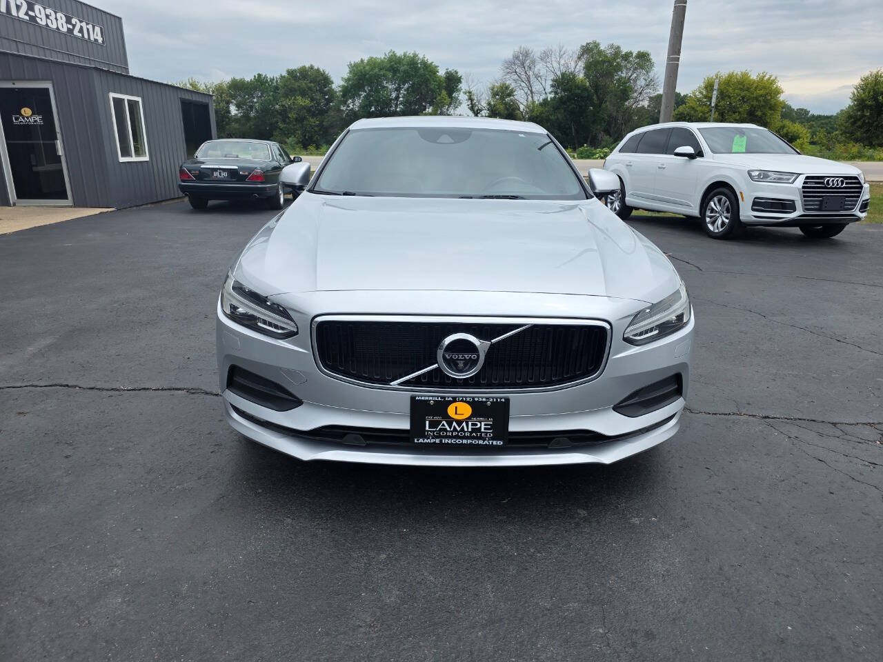 Used 2018 Volvo S90 T5 Momentum w/ Convenience Package FWD image 4